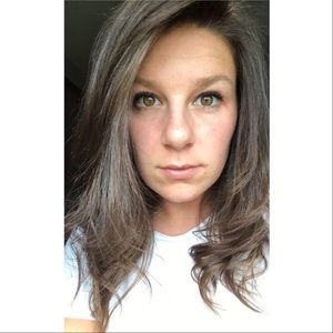 Meet your Posher, Corinne